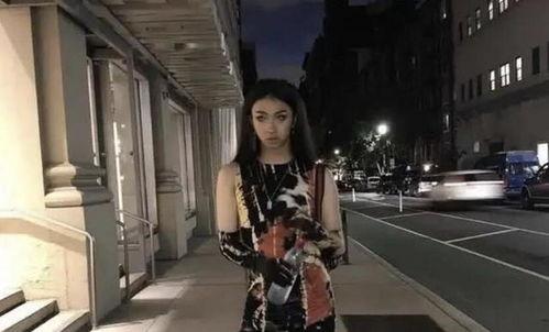 哈利9月服装爆料视频,揭秘9月服装爆料视频中的时尚元素  第1张